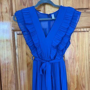 Blue long romper ruffled sleeves